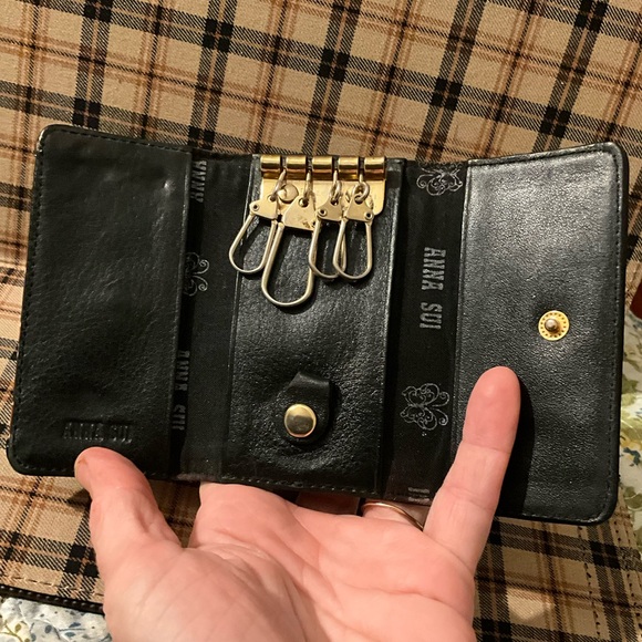 Cool beautiful Patent leather Black Vintage Small Anna Sui snap Keychain Wallet - Picture 4 of 5